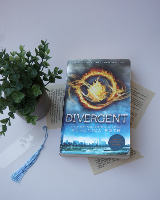 Divergent by Veronica Roth