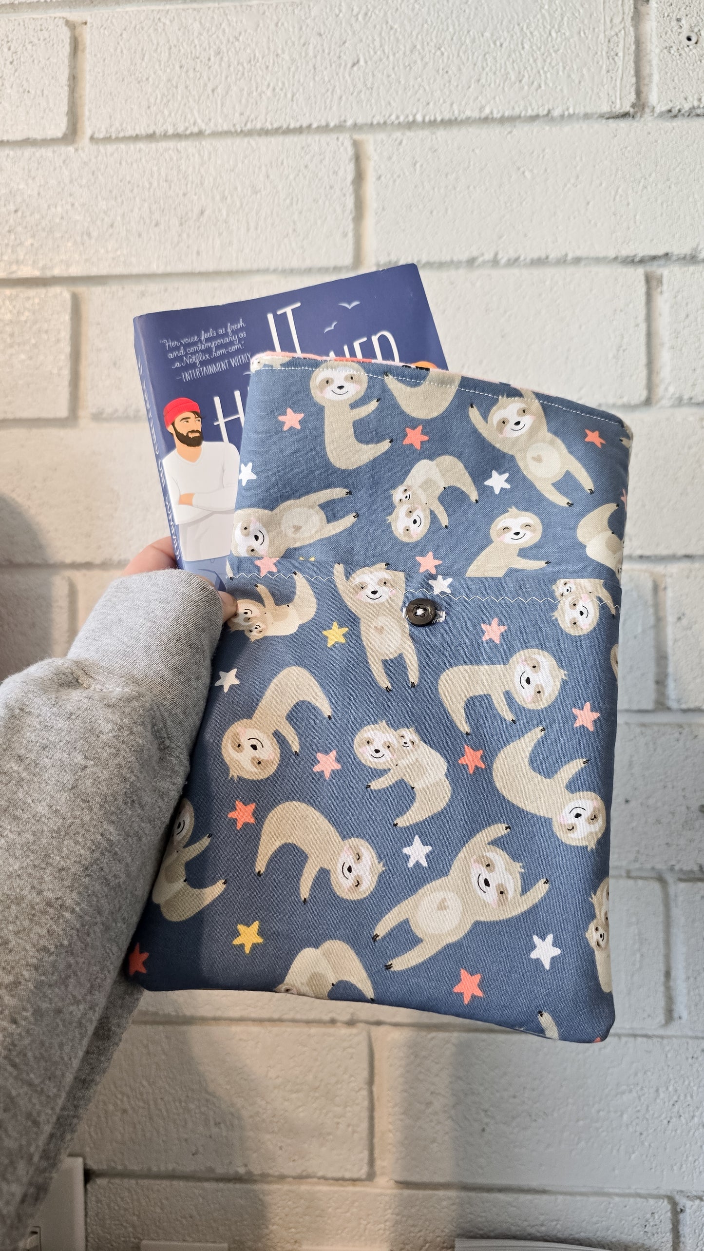 Sloth Medium Book Sleeve
